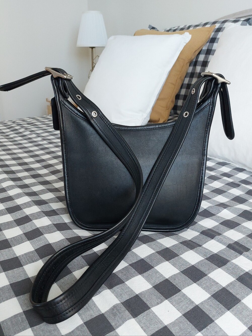 Vintage Coach Legacy Janice 9950 Crossbody Shoulder Bag Black Silver Hardware